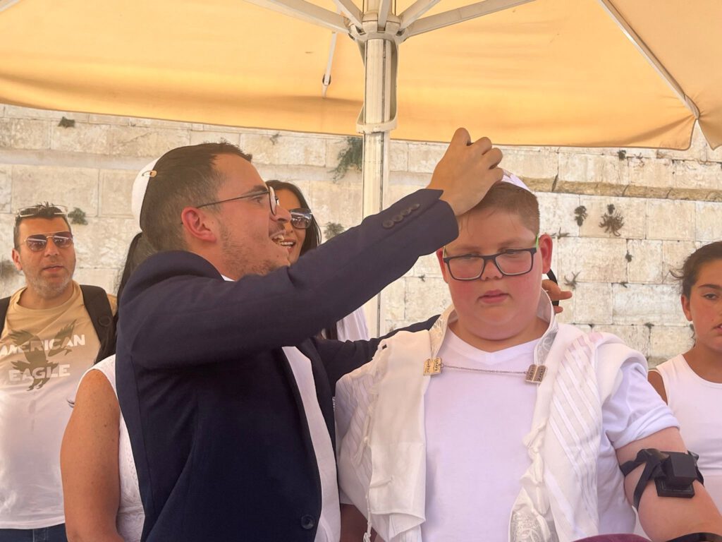 לימוד קריאה לתורה עם סאלי בר יוסף